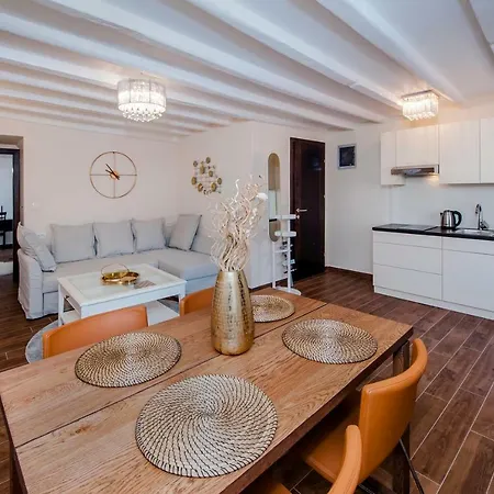 Villa Nea Seaview 3-Apartments! Rovinj Exterior photo
