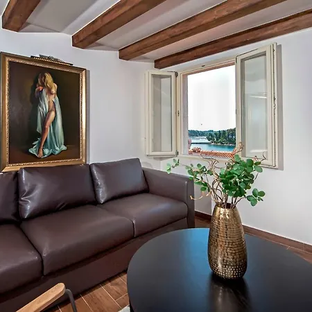 Villa Nea Seaview 3-Apartments! Rovinj Exterior photo