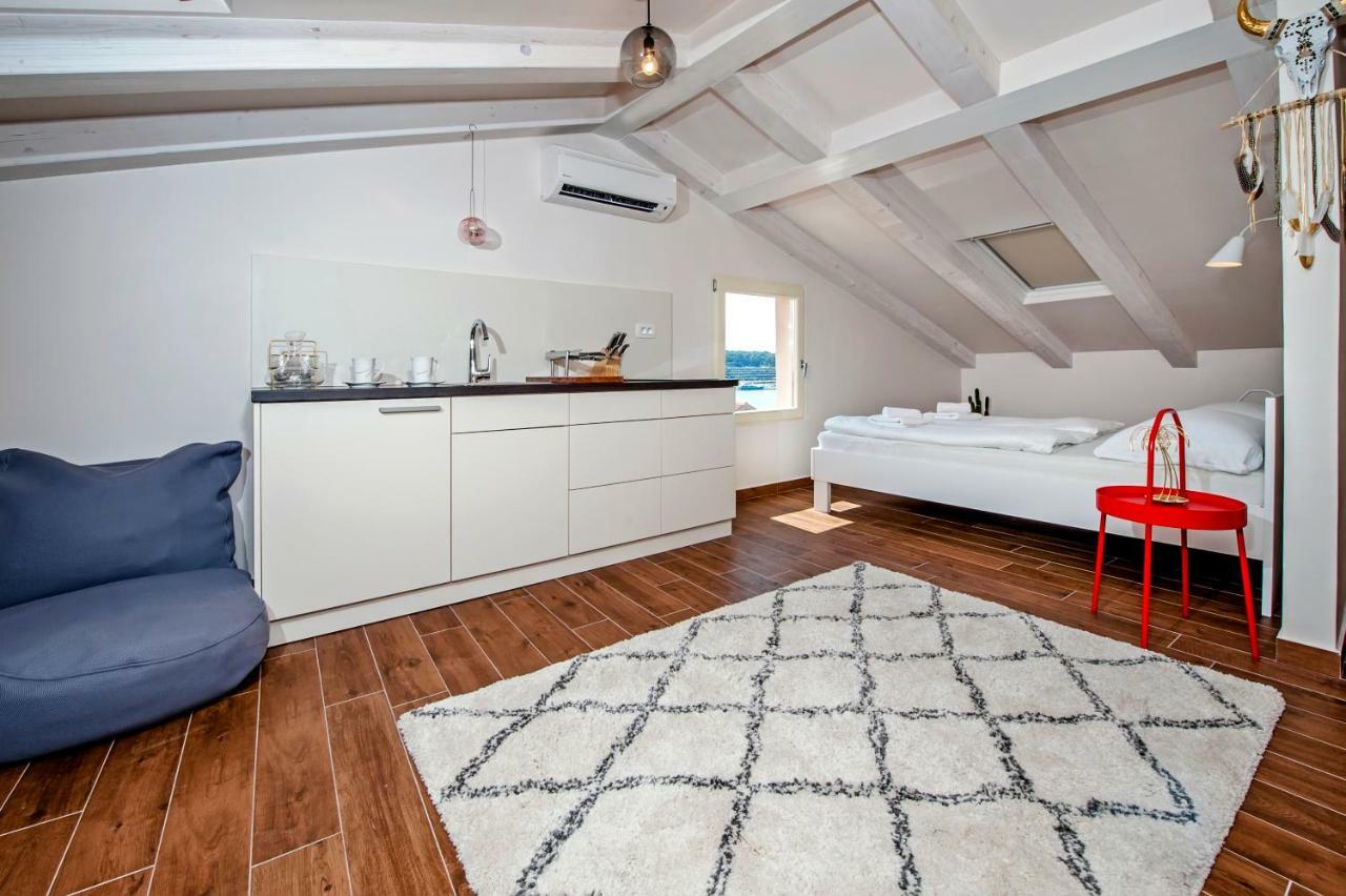Apartamento Nea Seaview 3-apartments!